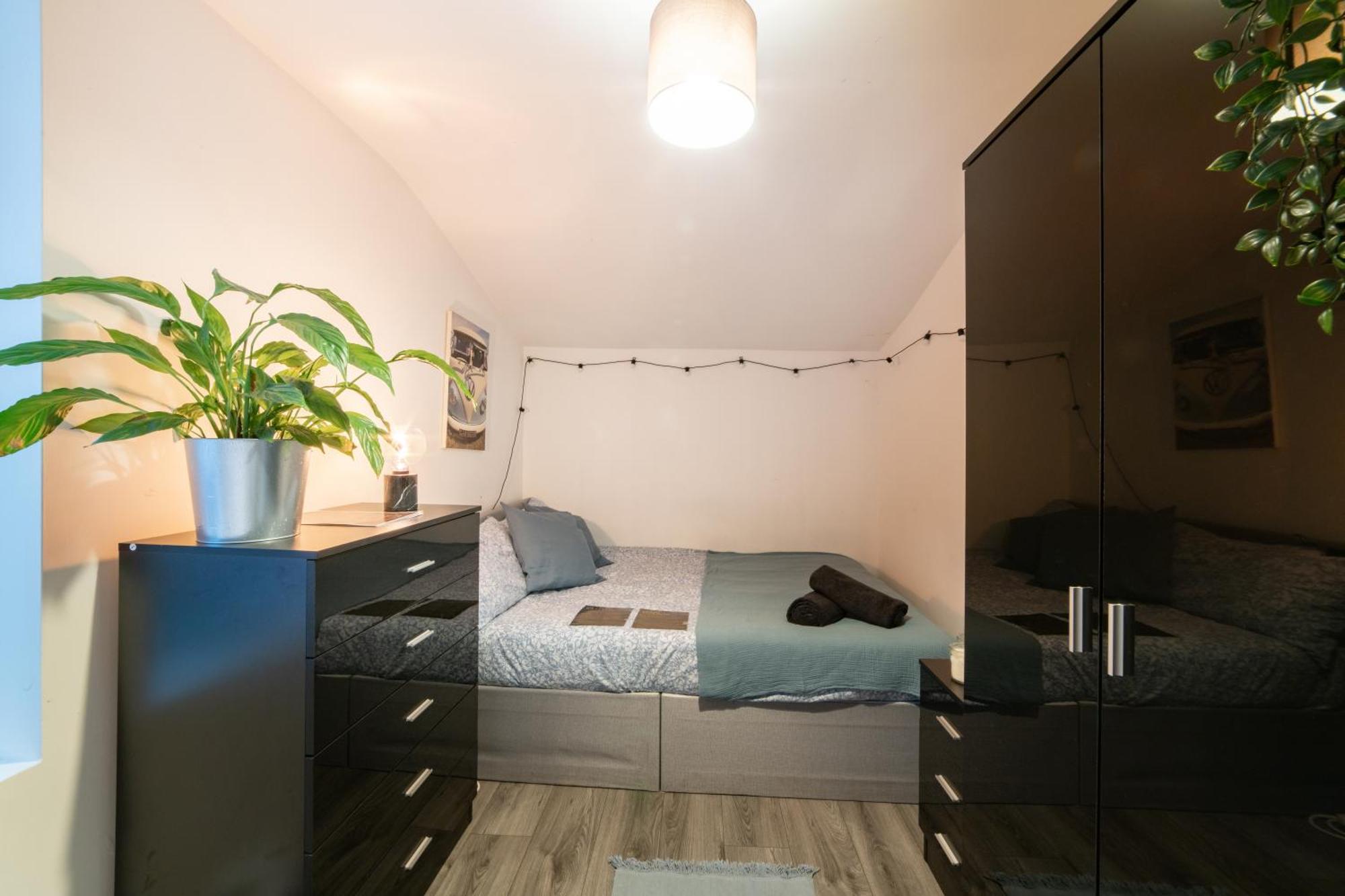 Cozy In Shared Near Anfield Stadium With Parking And Wifi Liverpool